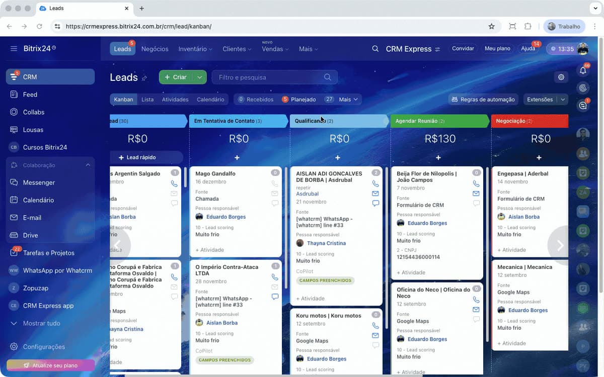 Bitrix24 em português: funil de Leads em kanban com valores em reais e o assistente CoPilot.